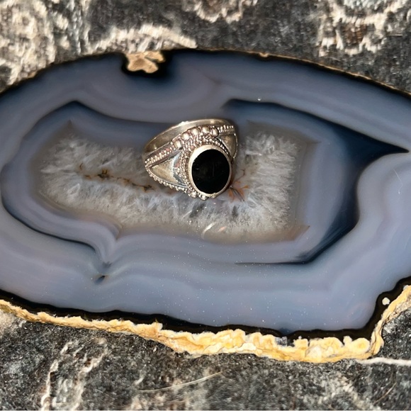 Sterling Silver Onyx 925 Size 7 ring - Picture 5 of 15